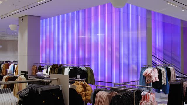 H&M Times Square store project - Hovercraft