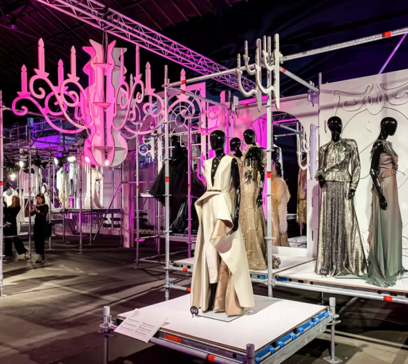 reboard fashion displays
